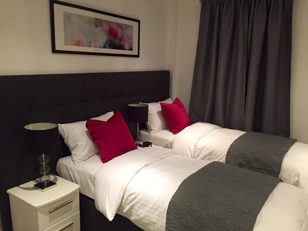 Stratford City- Edge Apartments Londen Kamer foto